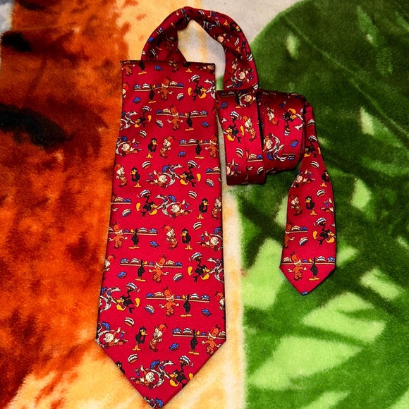Vintage Looney Tunes tie - Picture 2 of 5